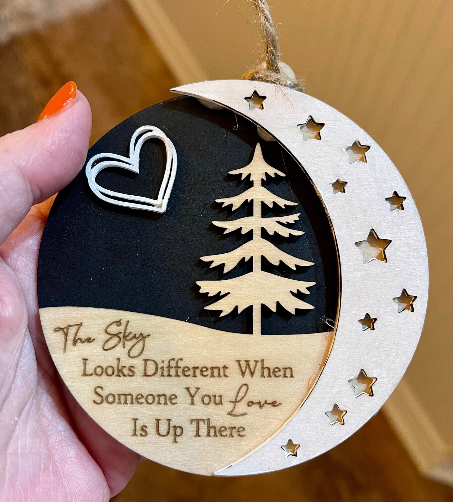 Handcrafted "In Memory Of" Wooden Christmas Ornament - Heartfelt Keepsake, 4"x4"
