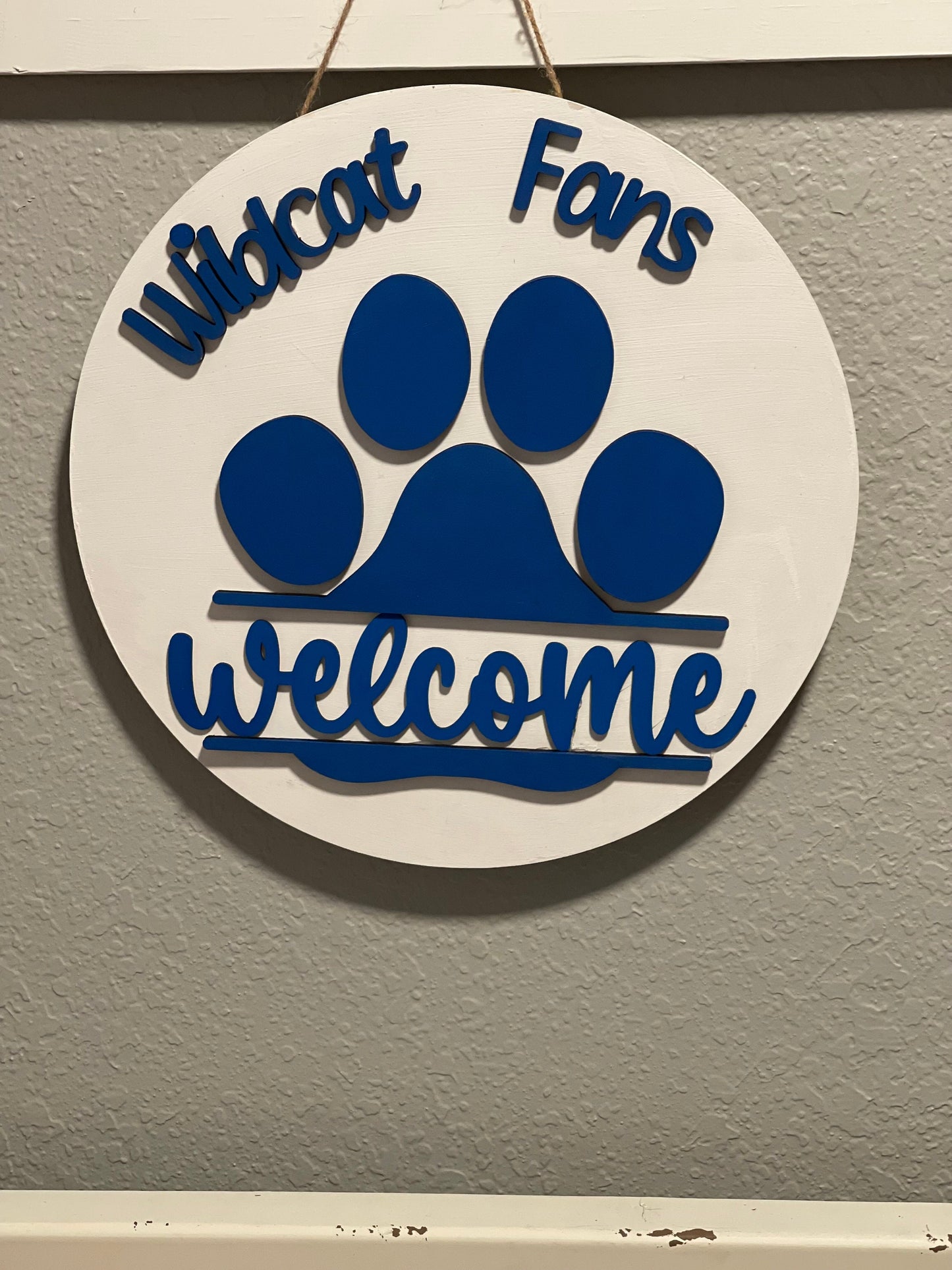 Kentucky Cat Door Hanger
